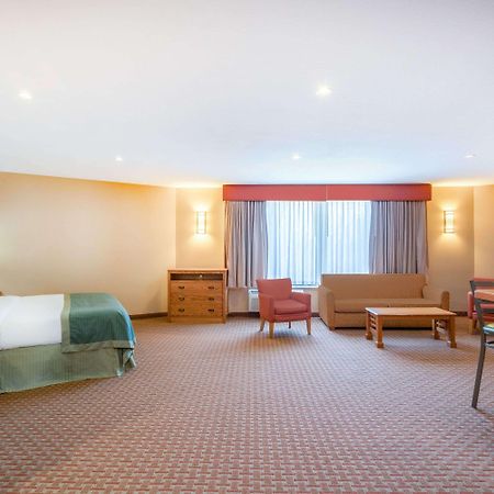 Ramada By Wyndham Des Moines Tropics Resort & Conference Ctr Urbandale Exteriér fotografie