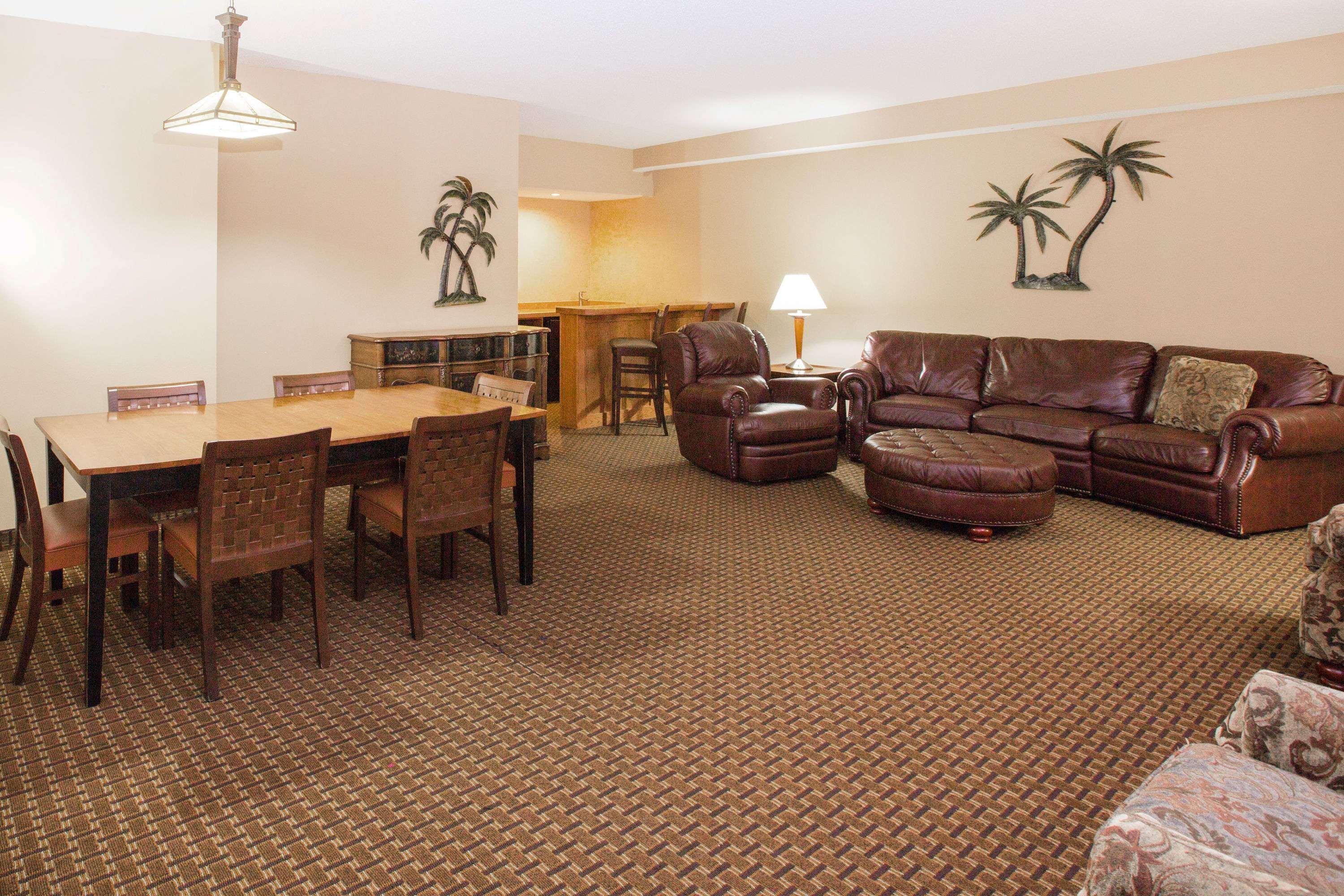 Ramada By Wyndham Des Moines Tropics Resort & Conference Ctr Urbandale Exteriér fotografie