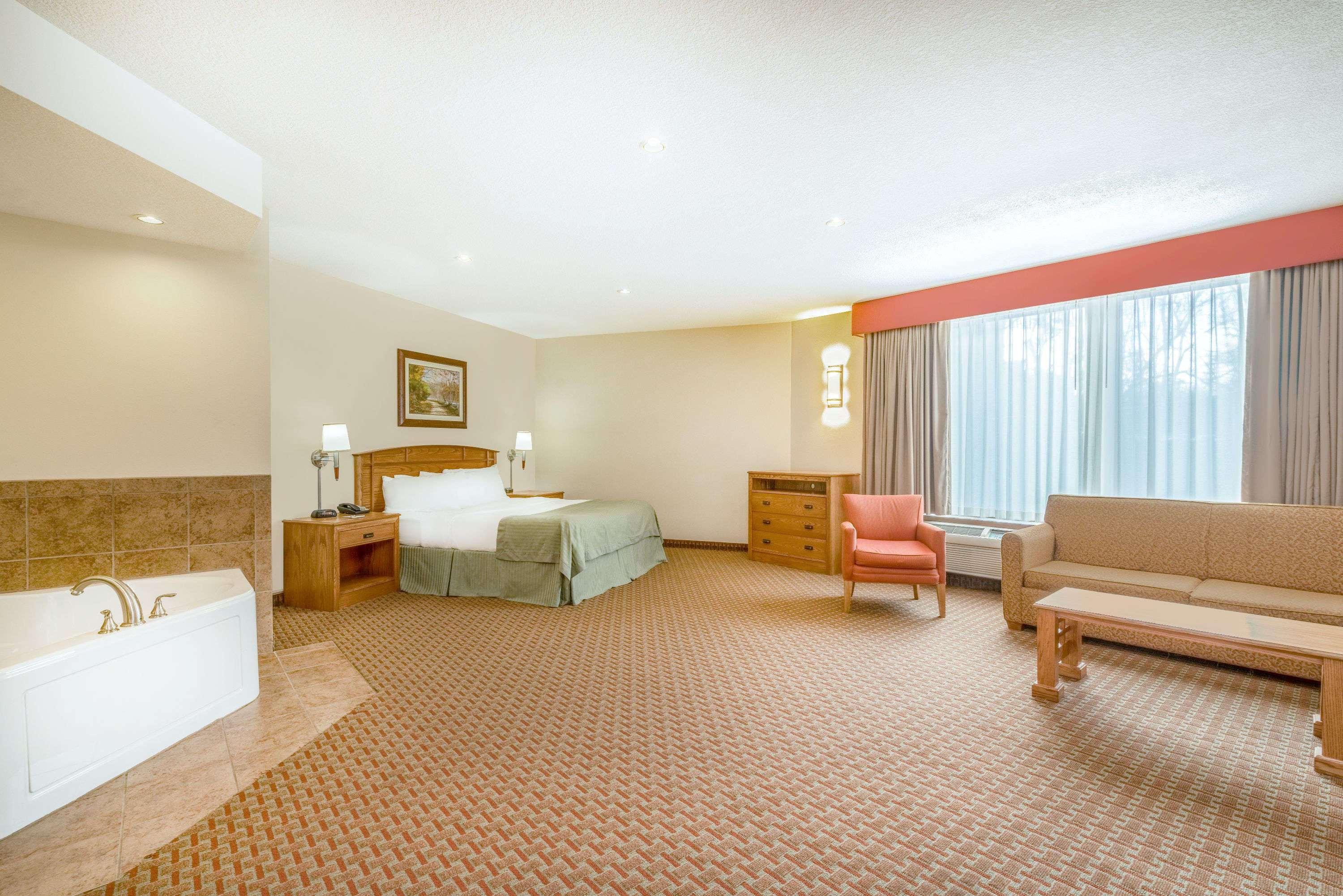Ramada By Wyndham Des Moines Tropics Resort & Conference Ctr Urbandale Exteriér fotografie
